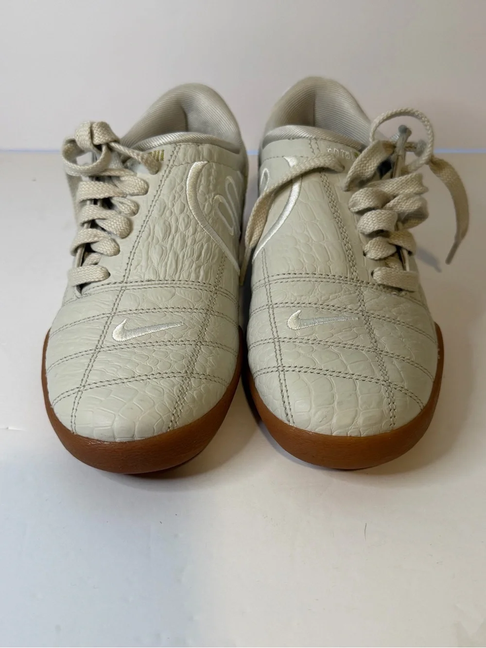 Nike Total 90 light bone/sail white gum bottoms size 6.5W / 5M